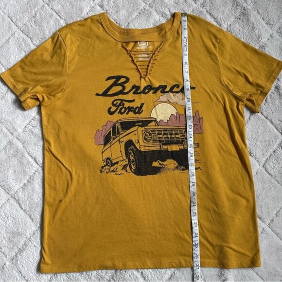 Ford | Yellow Bronco Vintage Off Road Crewneck Graphic Tee | Size Extra Large - Picture 6 of 6
